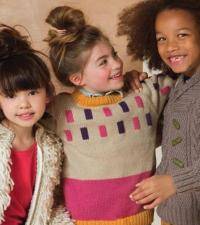 Как связать  детский пуловер с цветными вставками